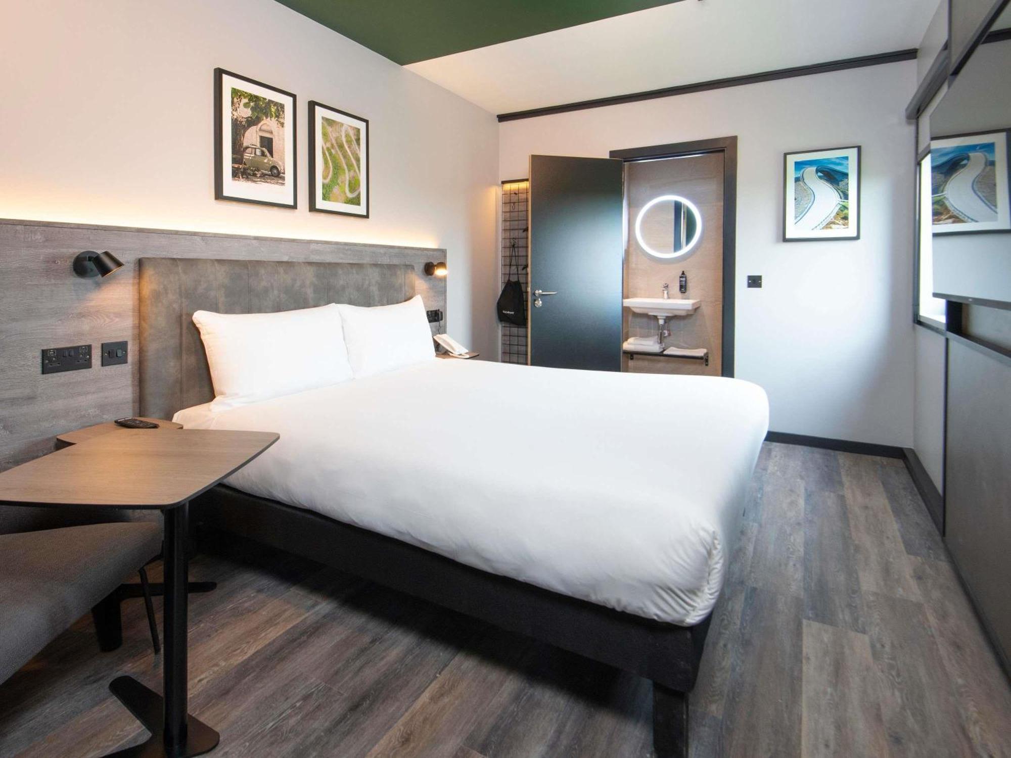 Standard Double Room Mobility Access