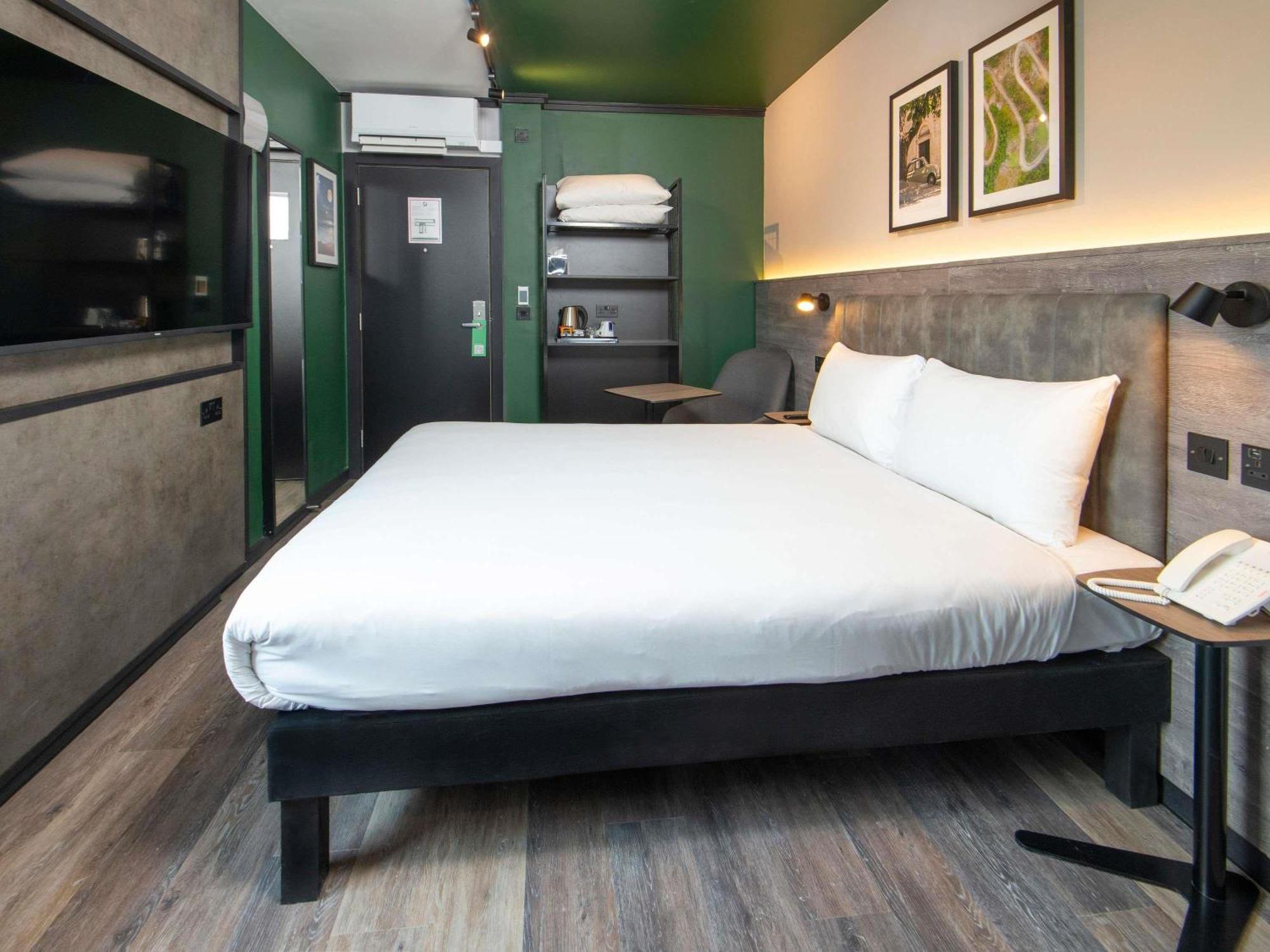 Standard Double Room Mobility Access