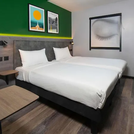 Ibis Styles London Gatwick Airport-3