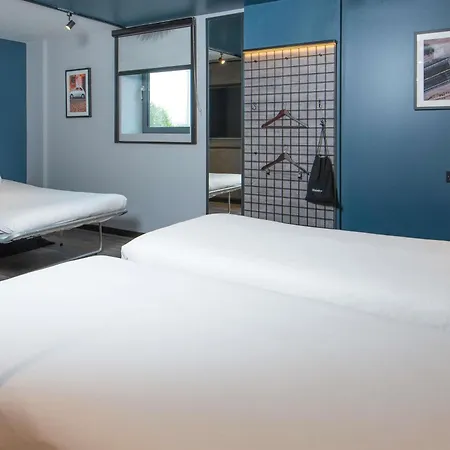 Ibis Styles London Gatwick Airport-2